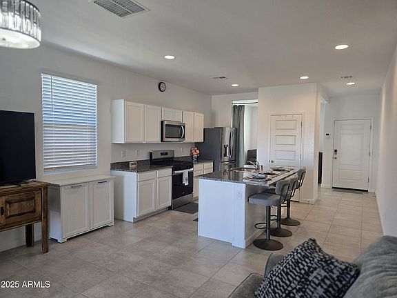 4th image of 40060 W HILLMAN Drive