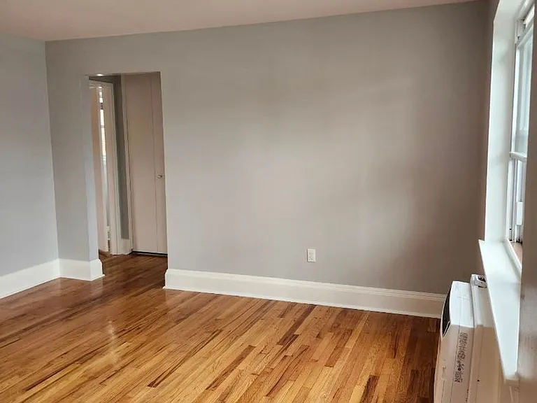 Station Square Apartments Steps from East Rutherford Train Station with Parking Included — Photo 10