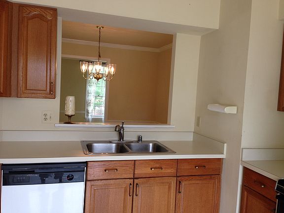 3rd image of 21106 Winding Brook Sq