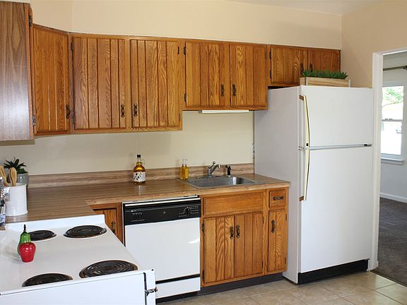 4th image of 1101 N Villa Dr