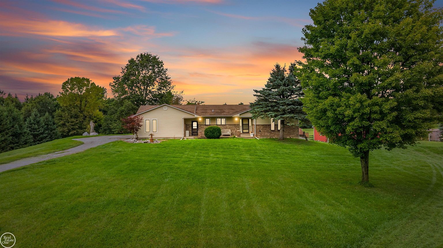 238 Parkwood Dr, photo 1