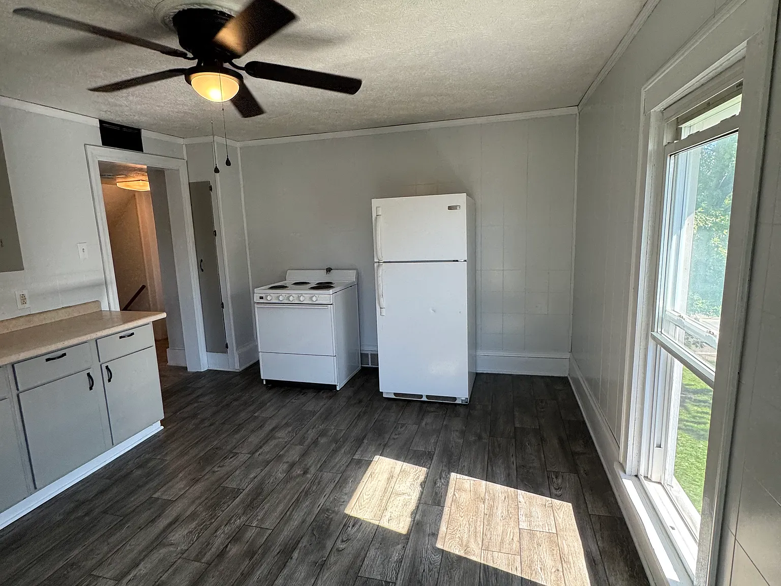 1 bed, 700 sqft, $950 — Photo 2