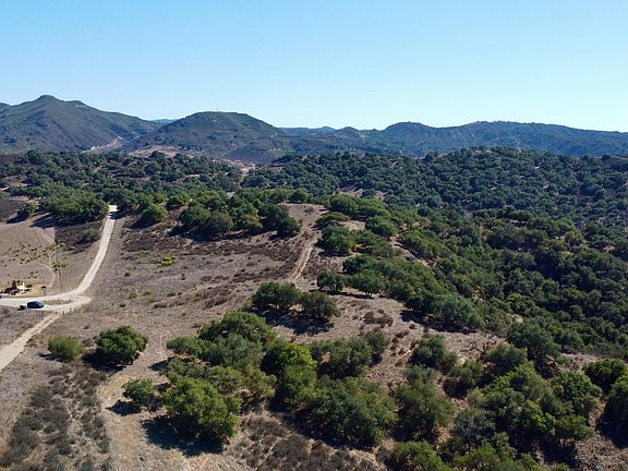 4th image of 1 Long Canyon Rd