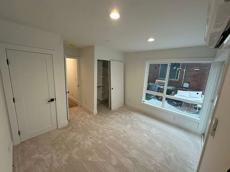 4318 SW Holly St — Photo 3