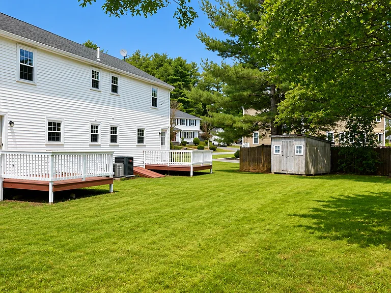 20 Andrea Dr #18 — Photo 16