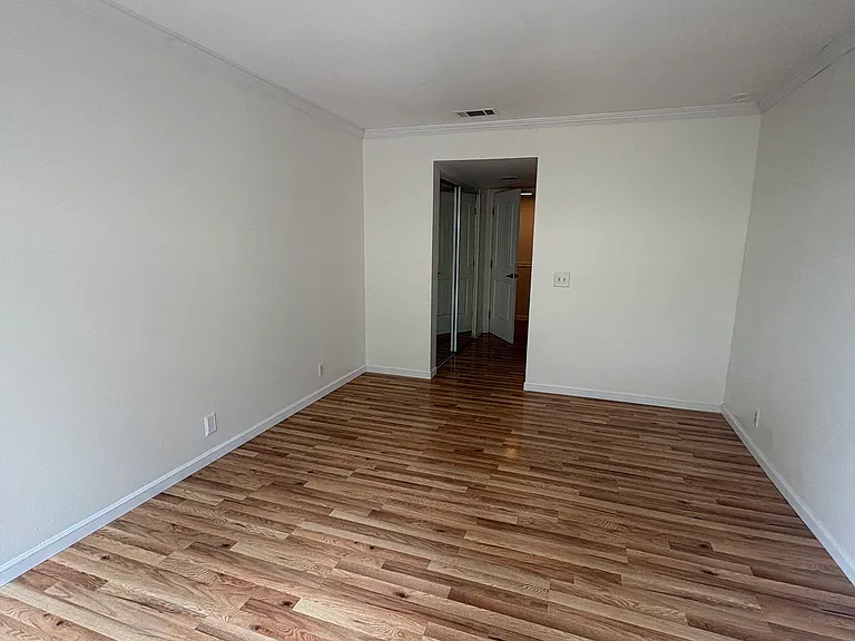 49 Mission Plaza Dr — Photo 12