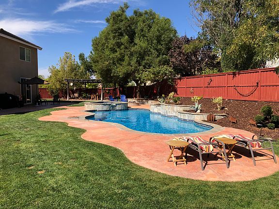 3rd image of 31447 Janelle Ln