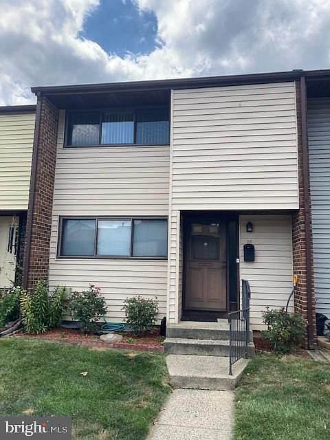 1st image of 36 Bennington Dr