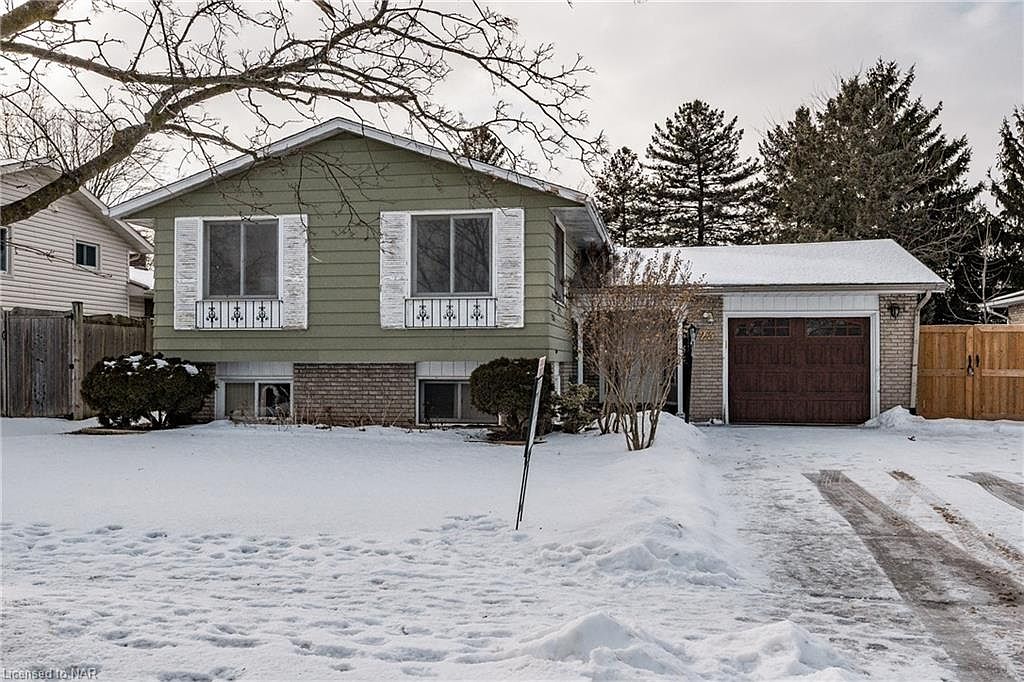 23 Champlain Ave, Welland, ON L3C 2L6 Zillow