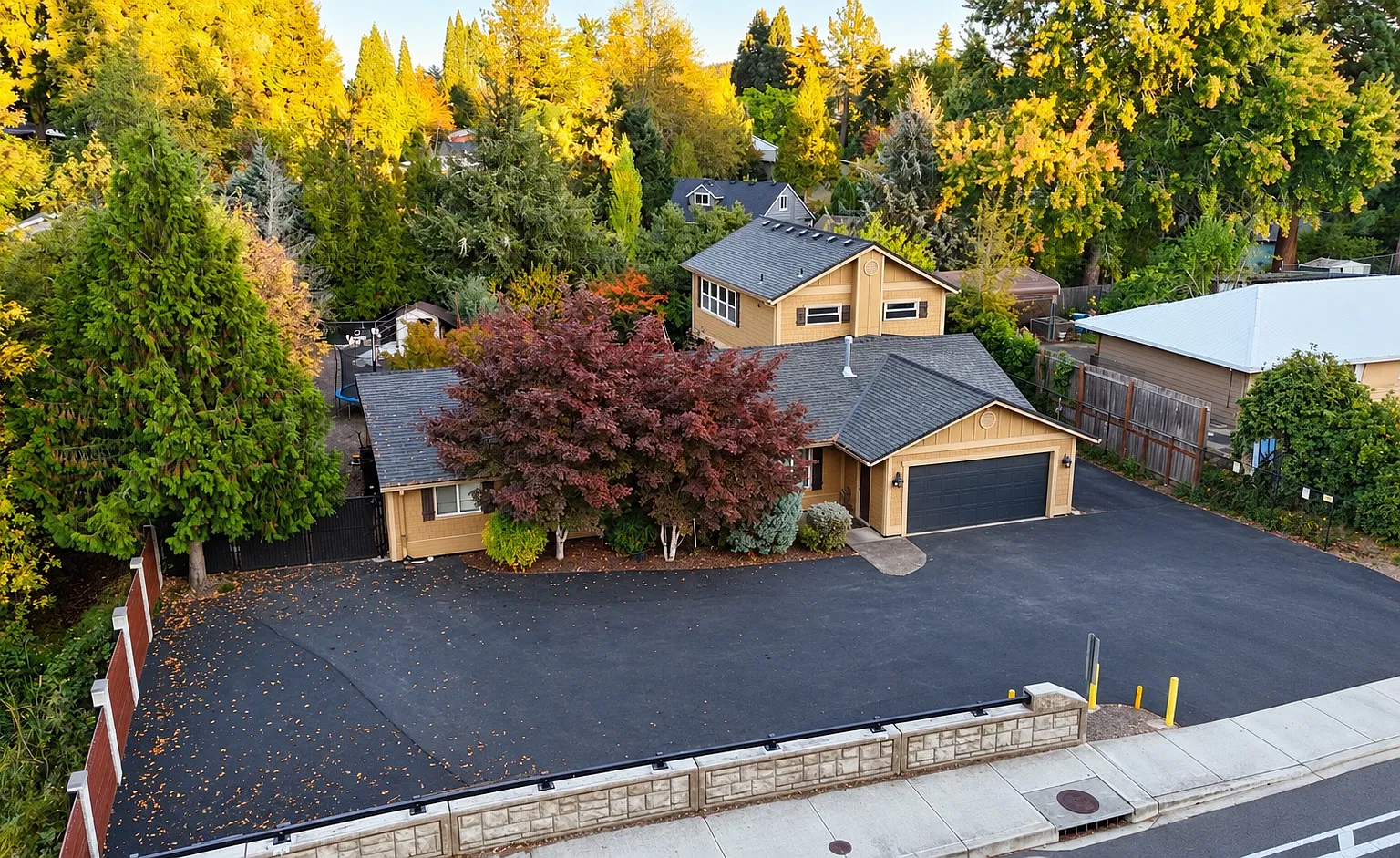 5 bed, 3.5 bath, 3000 sqft, $3,700 — Photo 1