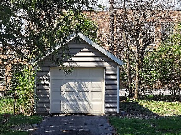 5th image of 27 Weidner Ln