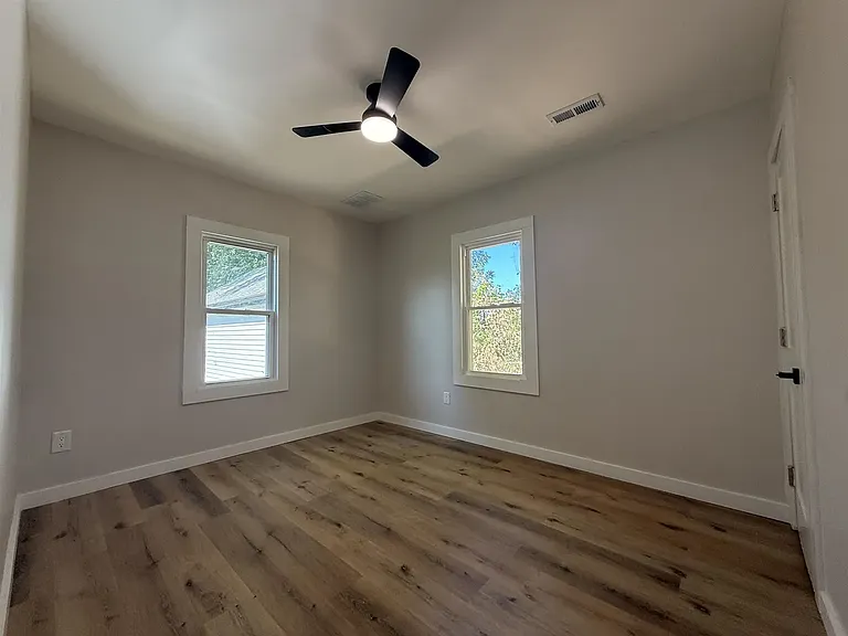 2403 Belden St — Photo 9