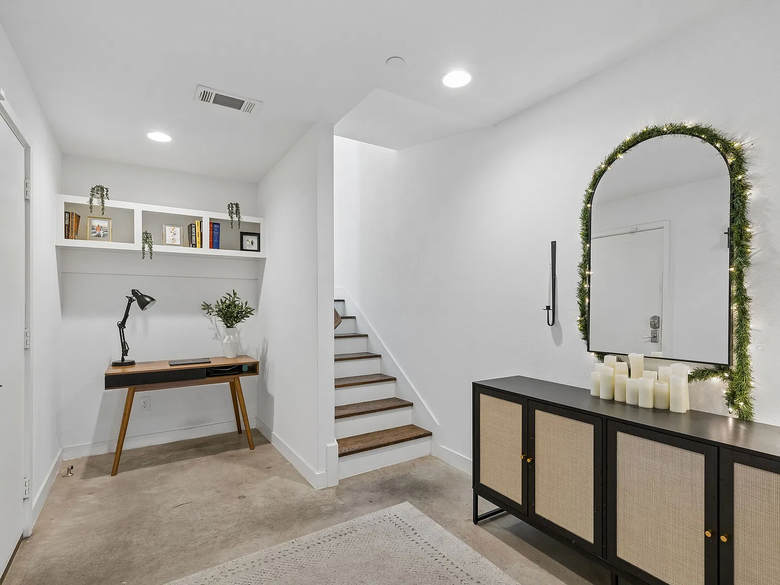 2 bed, 2.5 bath, 1717 sqft, $3,400 — Photo 4