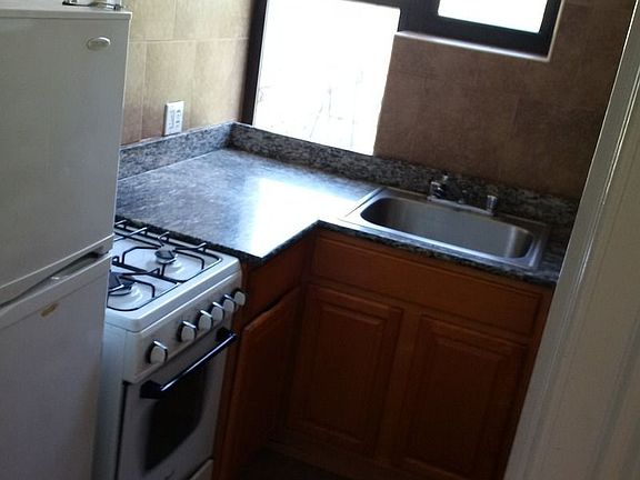 4th image of 4 E 132nd St #5F