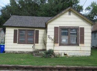 207 N 4th St, Edwardsville, KS 66111