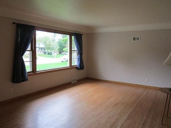 5th image of 2244 Coulee Dr