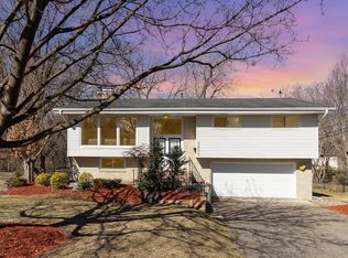 2805 Regent Ave N, Golden Valley, MN 55422