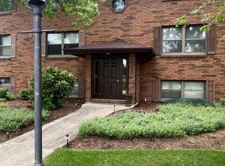 1060 Kane St, South Elgin, IL 60177