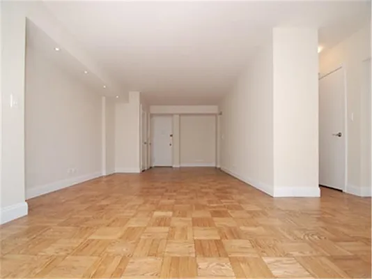 Rented by Buchbinder & Warren | media 2