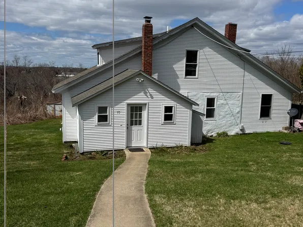 49 Pierce Ave, Tiverton, RI 02878