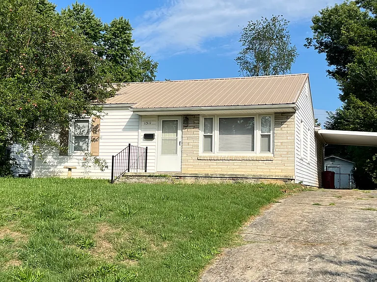 1311 E Holston Ave — Photo 2
