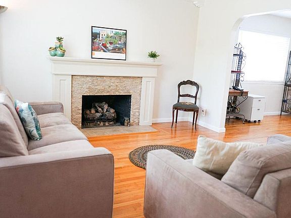 3rd image of 8587 Everglade Dr
