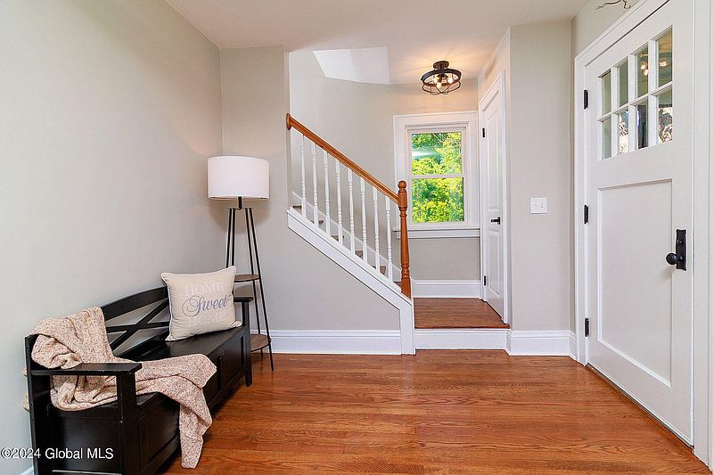 5th image of 12 Monroe Avenue