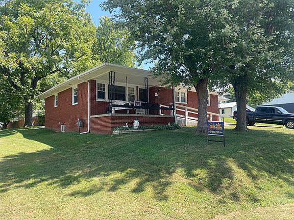 3rd image of 606 Woodson Ave