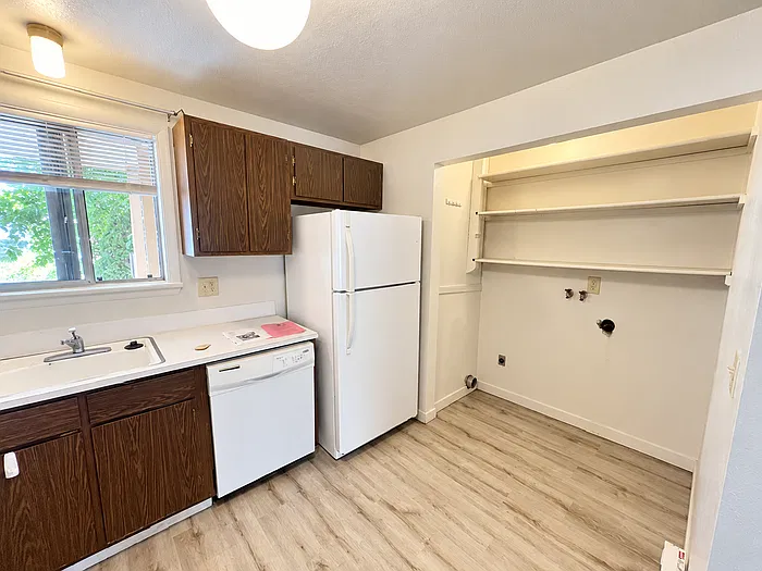 2 bed, 1.0 bath, 900 sqft, $1,700 — Photo 4