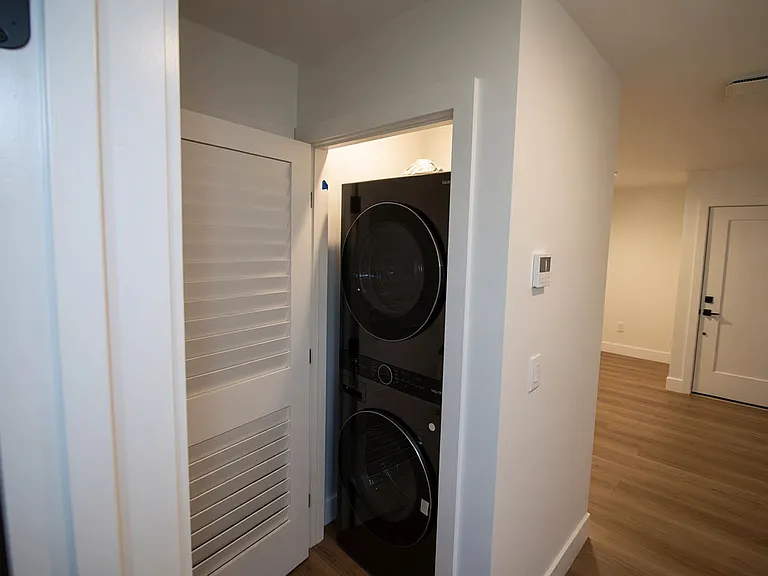 5921 Woodruff Ave #4 — Photo 5