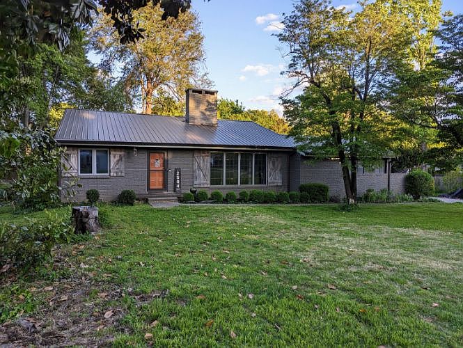 1st image of 2504 Highland Dr NE