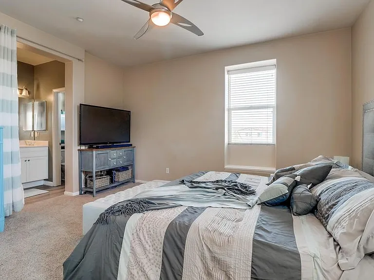 4300 Newton Ave #61 — Photo 15