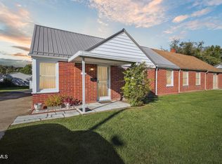 311 Cherokee Village Dr, Kingsport, TN 37660