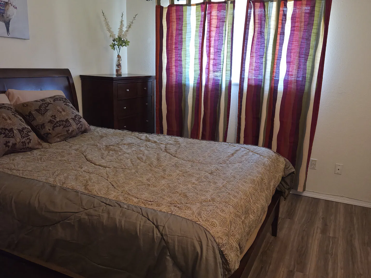 3 bed, 1.5 bath, 1300 sqft, $950 — Photo 2