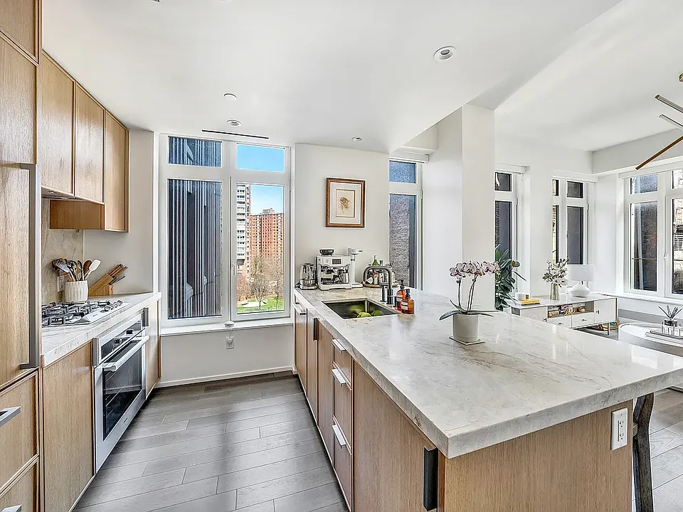 543 W 122nd St #3D