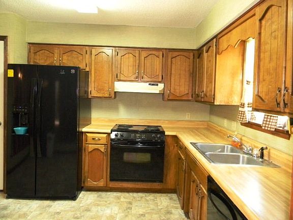 4th image of 4163 Pebble Creek Dr