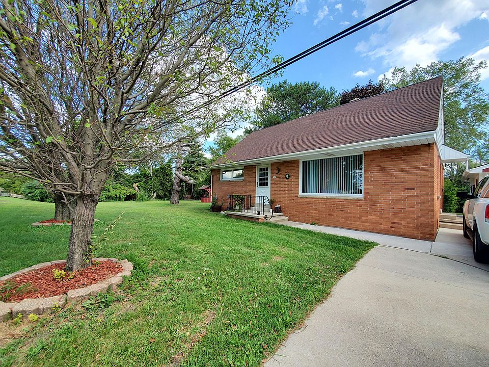 1st image of 547 E Green Bay Ave