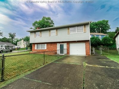1 Fairland Ct, Nitro, WV, 25143