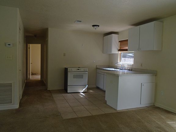 4th image of 14189 SE 51st Ave
