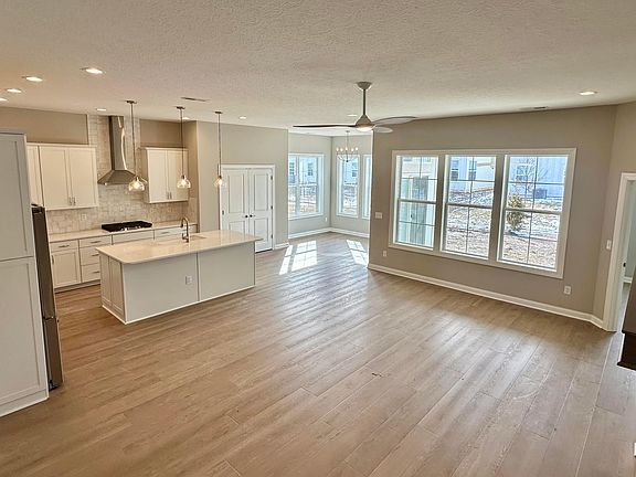 2nd image of 11813 Verbena Pl