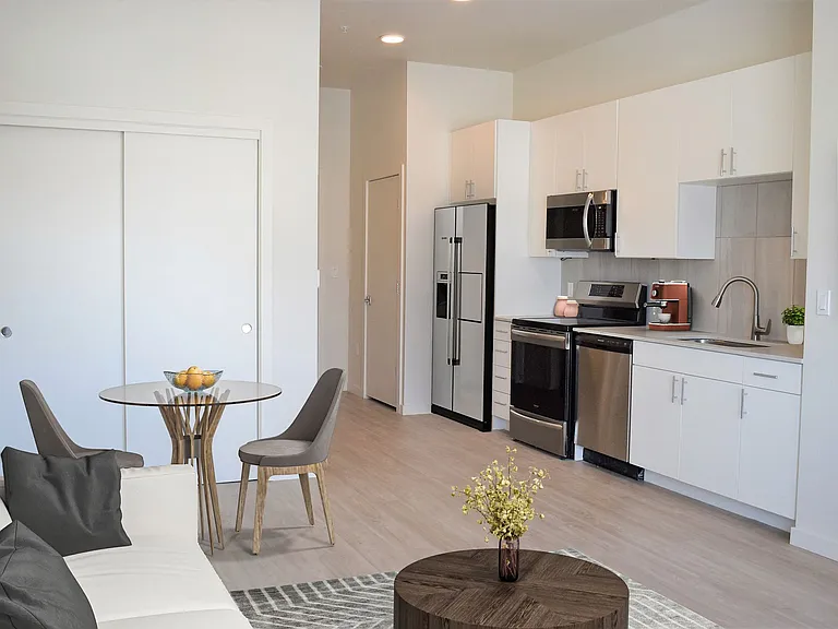 Axis West Flats — Photo 16