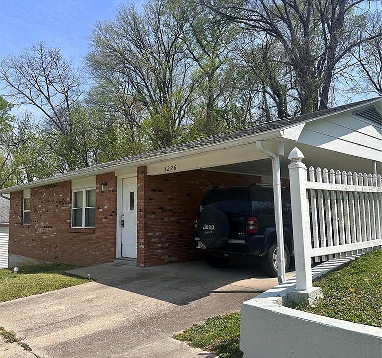 2nd image of 1226 N West End Blvd