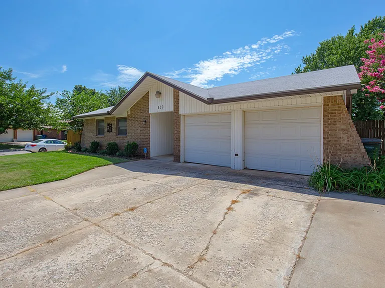 600 Kay Hill Ln — Photo 19