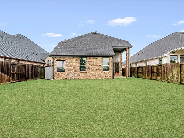 4702 Primrose Valley Ln — Photo 35