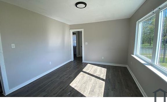 5th image of 1025 57th St W Suite 1025