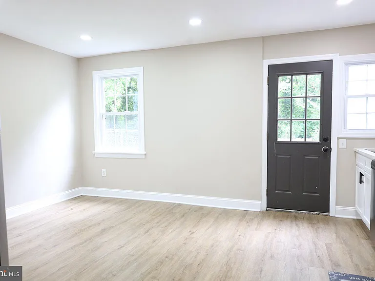1316 Eastern Ave NE — Photo 10