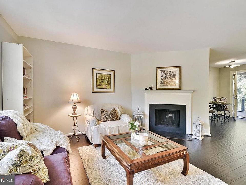 Living room with fireplace