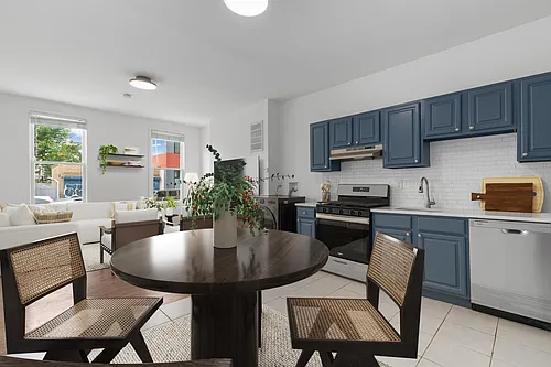 84 Griffith St #1 Photo 1