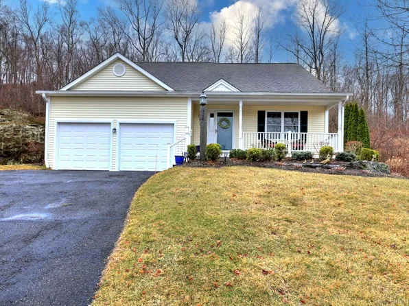 326 Spruce Hill Drive #326, Oxford, CT 06478