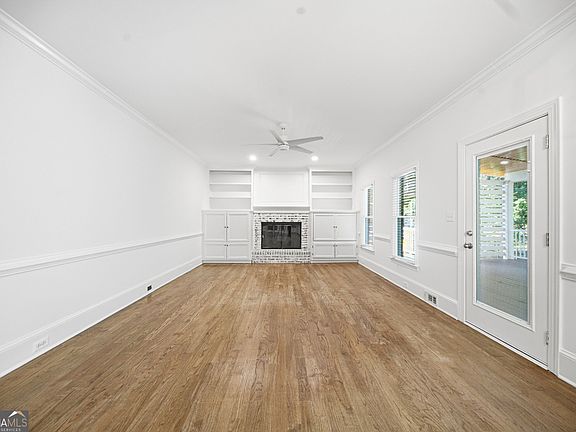 3rd image of 1440 Shade Tree Way